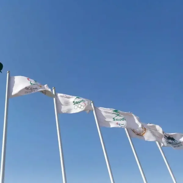 اعلام خارجية مطبوعة للسواري طباعة اعلام قماش