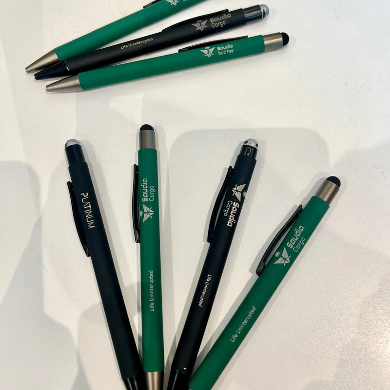 قلم مخصص بحفر ليزر شعار شركة أو مؤسسة