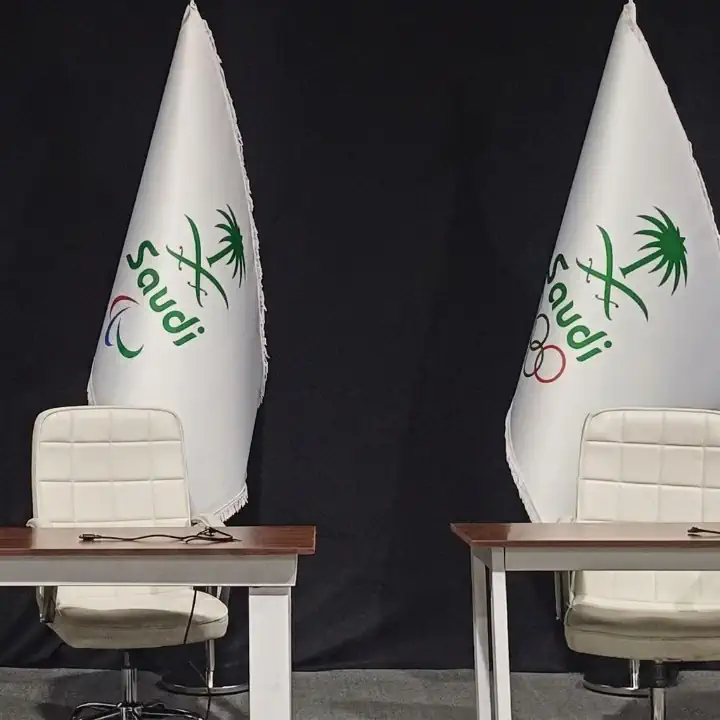 متجر سهل شوب للطباعة اونلاين فى السعودية عمود علم داخلي ذهبي وفضي